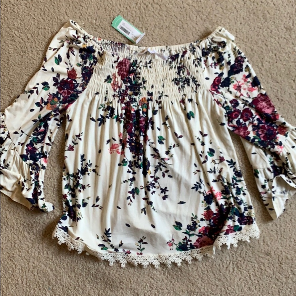 Luq off the shoulder top NWT